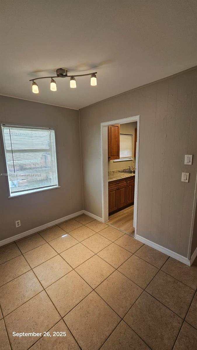 HOLLYWOOD TERRACE - Residential Lease