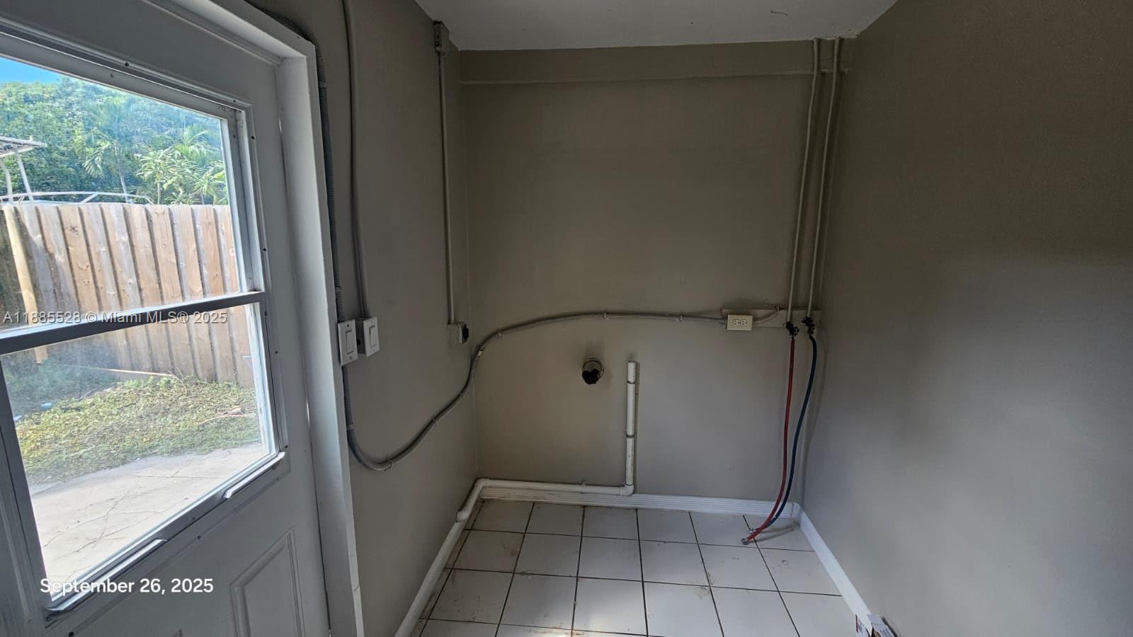 HOLLYWOOD TERRACE - Residential Lease