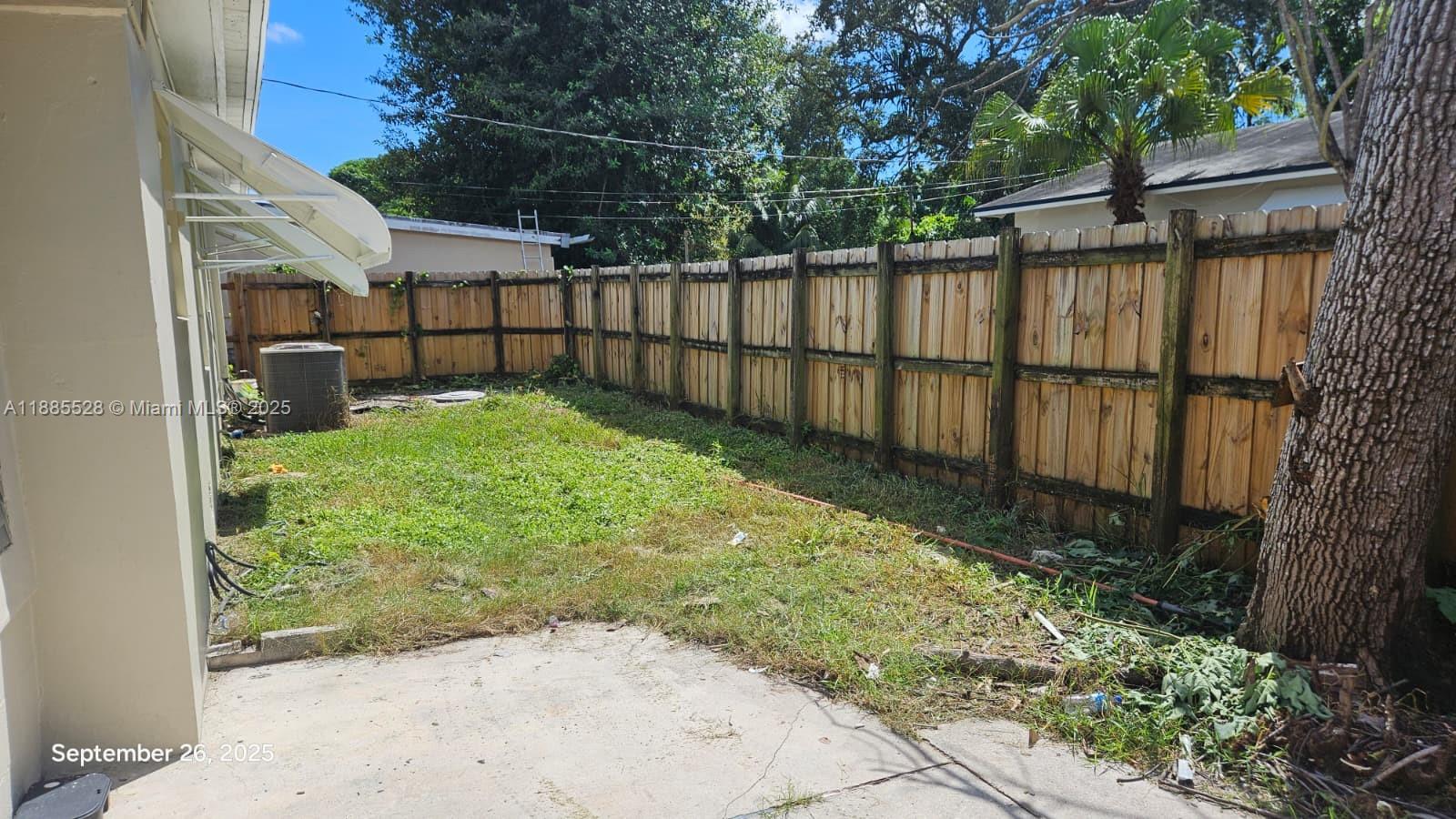 HOLLYWOOD TERRACE - Residential Lease