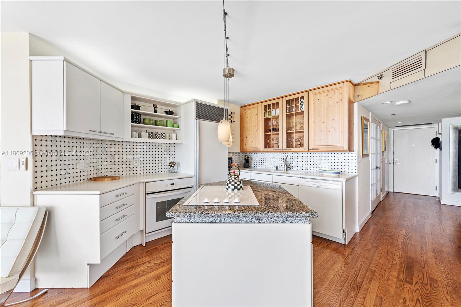 CLUB ATLANTIS CONDO - Residential