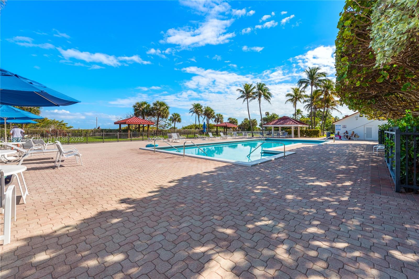 CLUB ATLANTIS CONDO - Residential