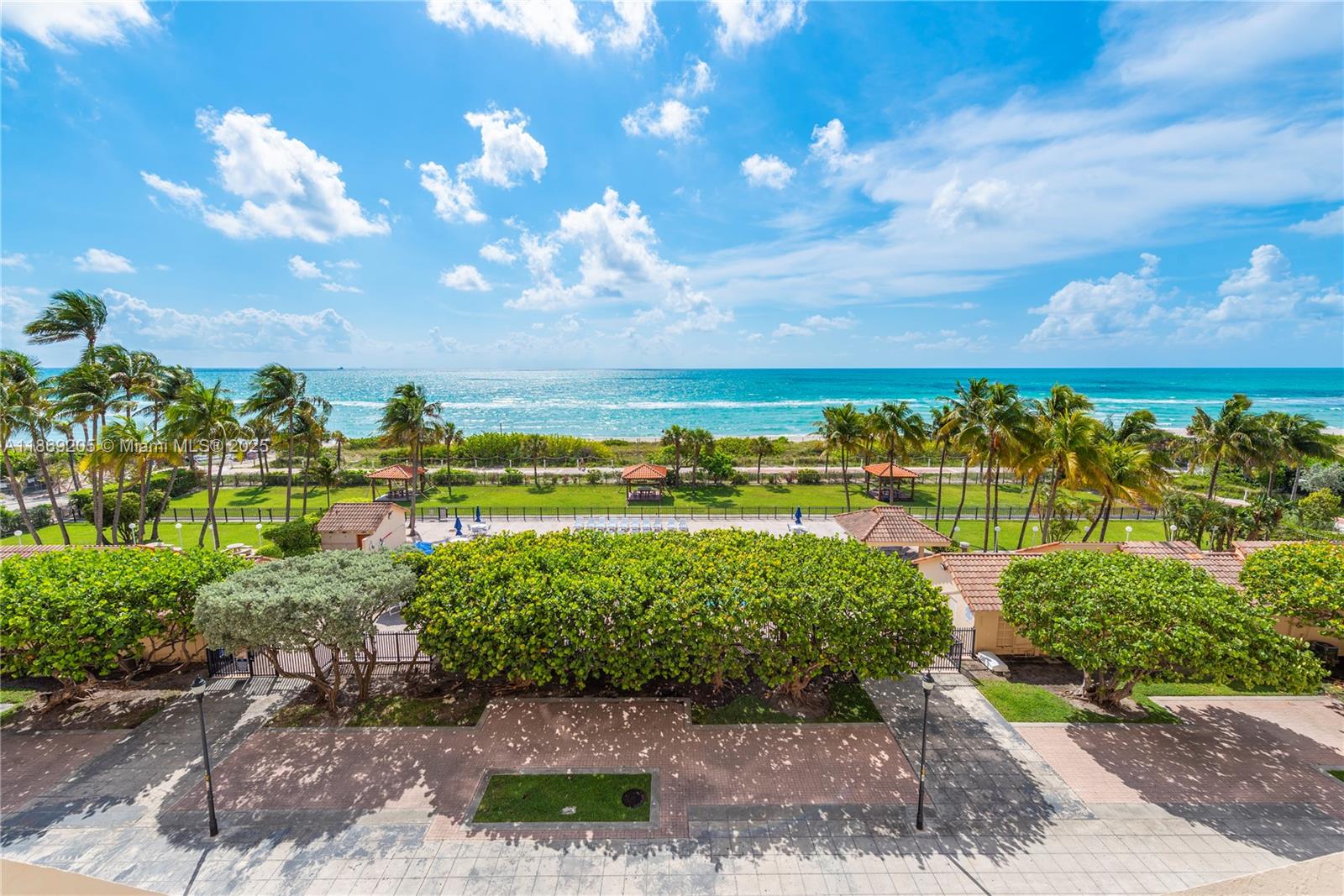 CLUB ATLANTIS CONDO - Residential