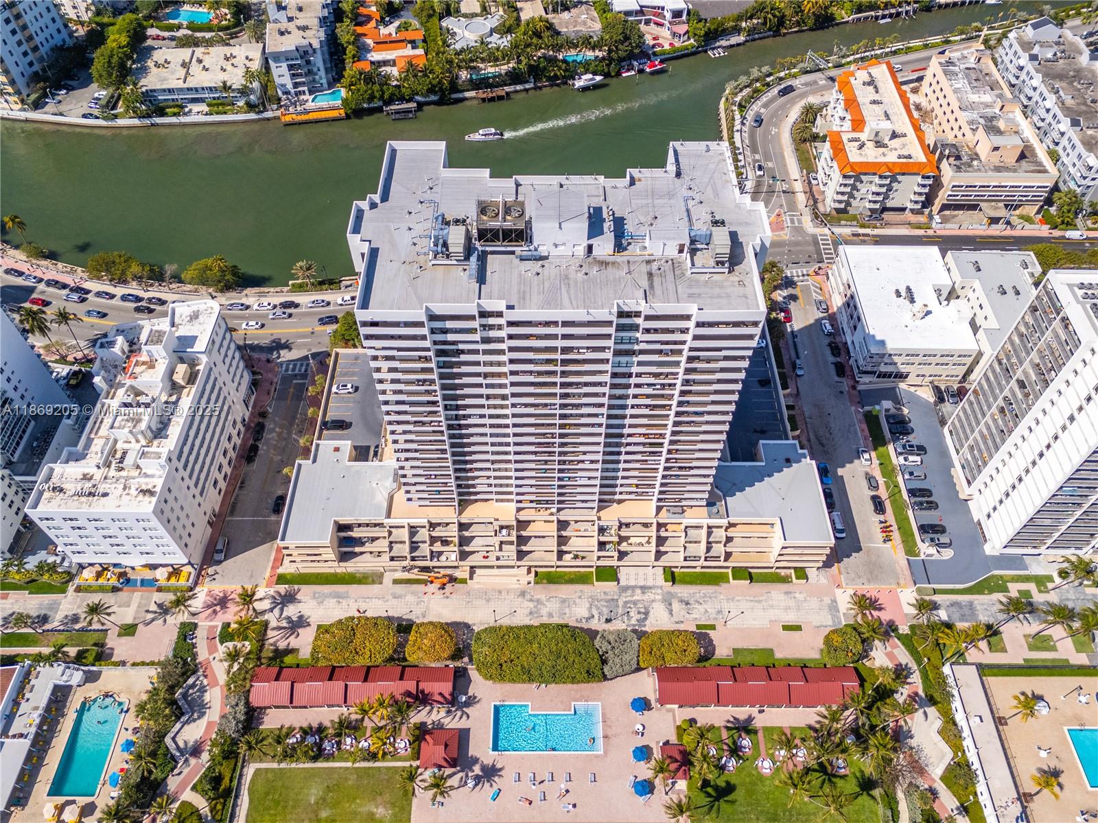 CLUB ATLANTIS CONDO - Residential