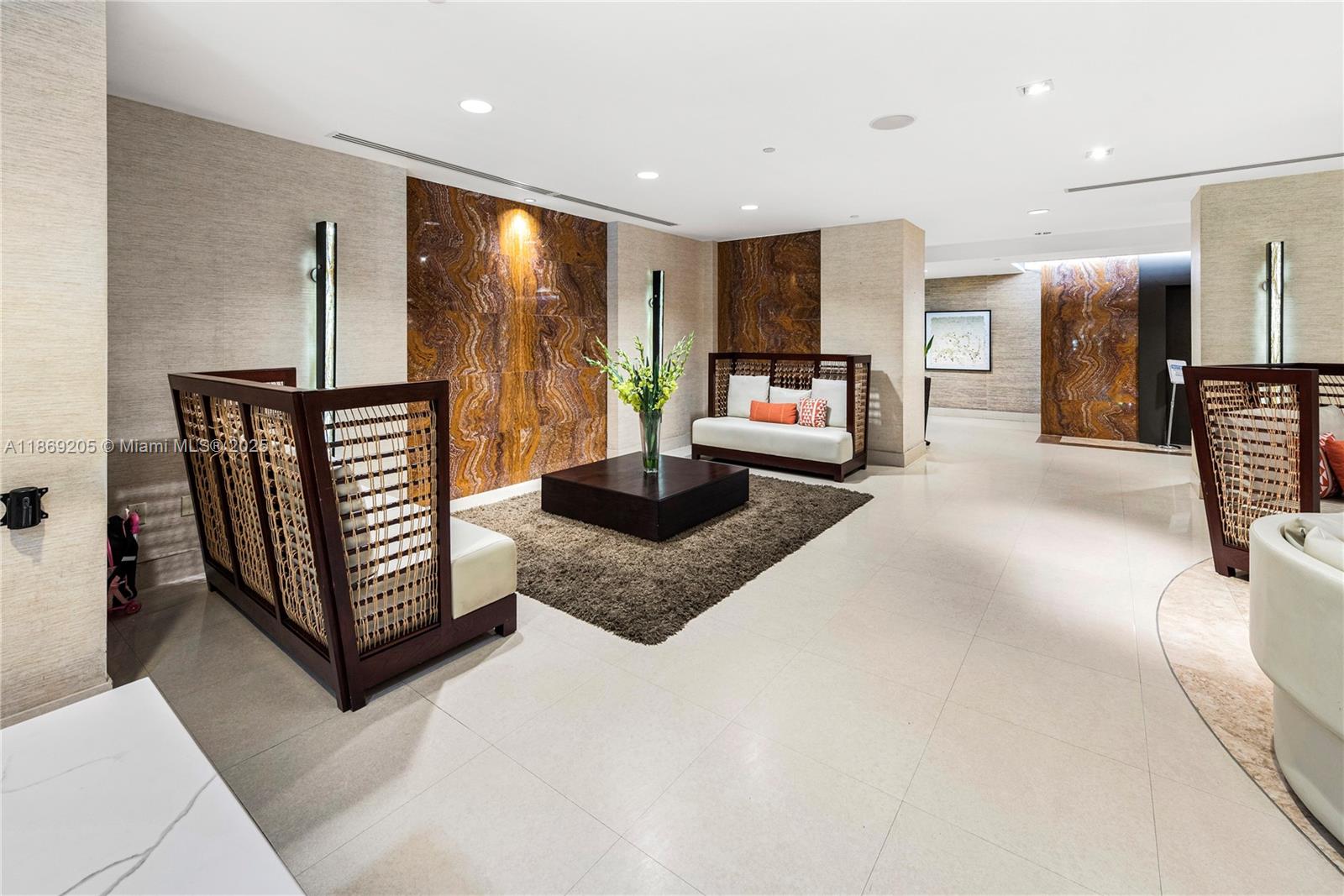 CLUB ATLANTIS CONDO - Residential