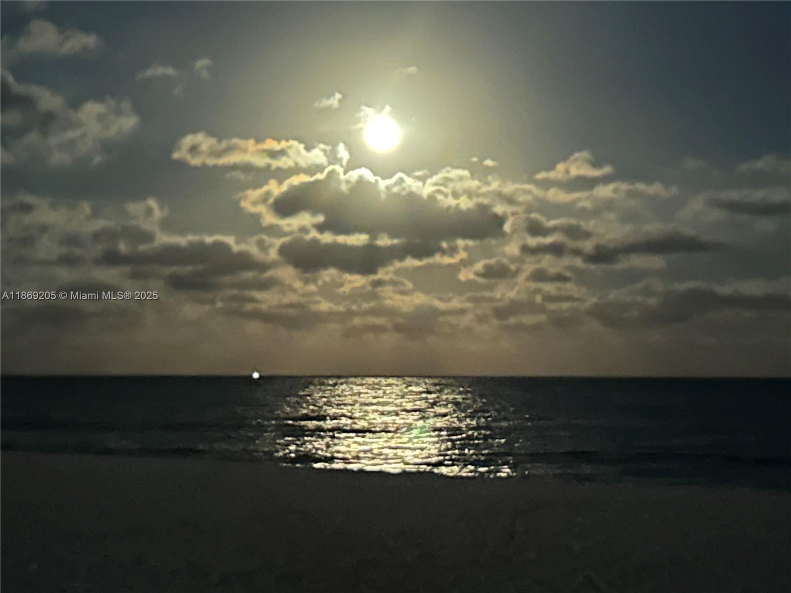 CLUB ATLANTIS CONDO - Residential