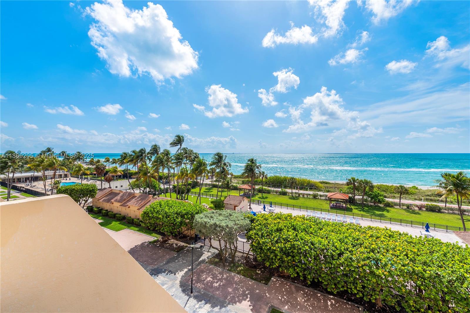 CLUB ATLANTIS CONDO - Residential