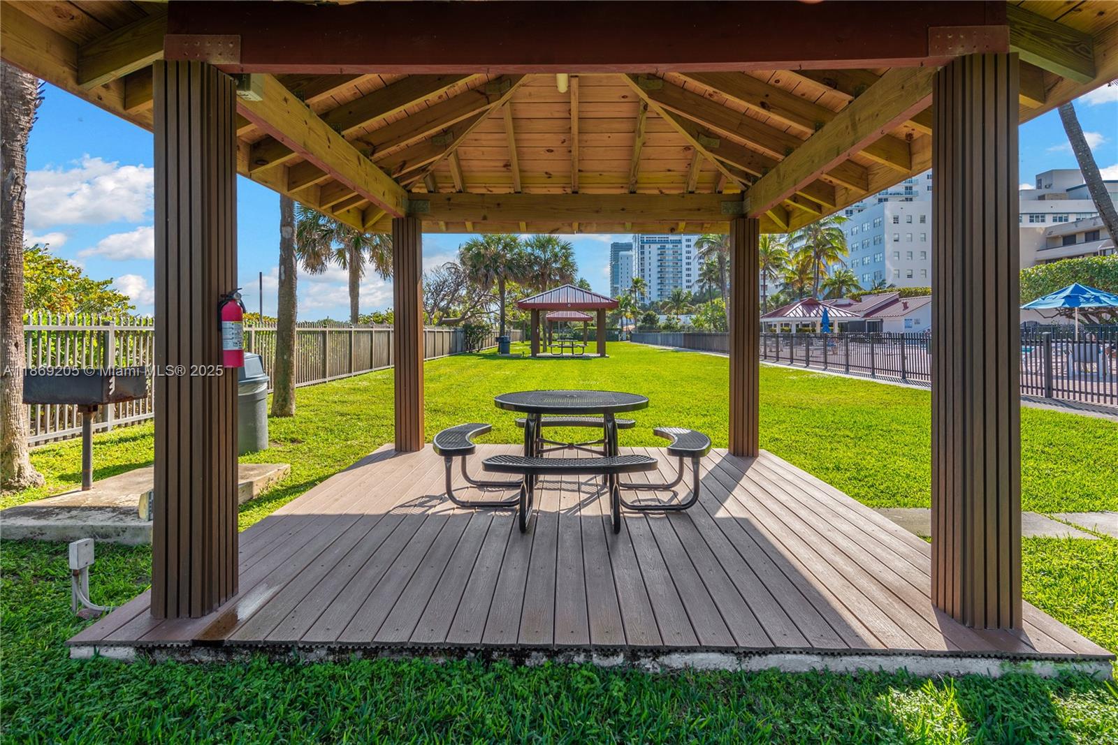 CLUB ATLANTIS CONDO - Residential