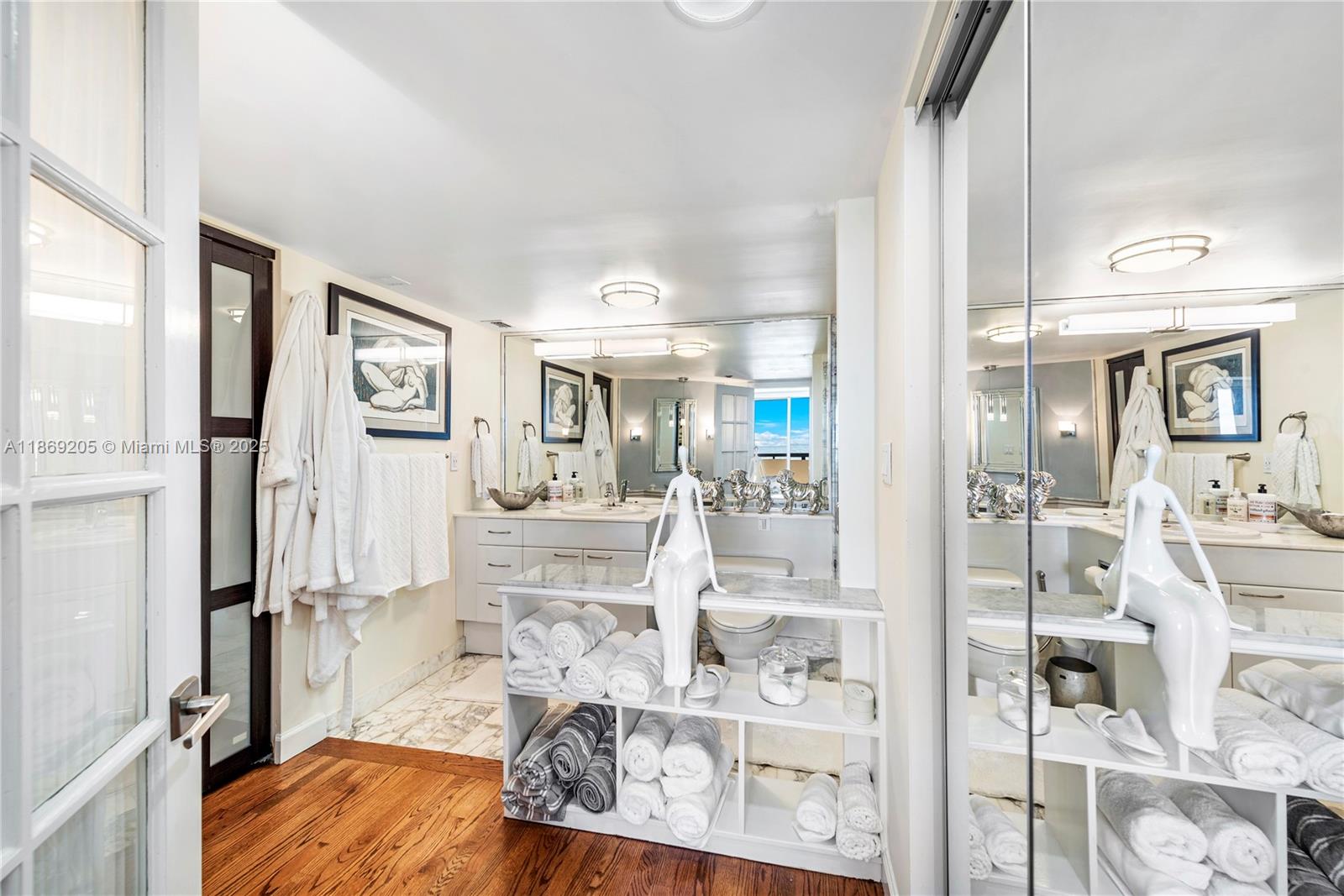 CLUB ATLANTIS CONDO - Residential