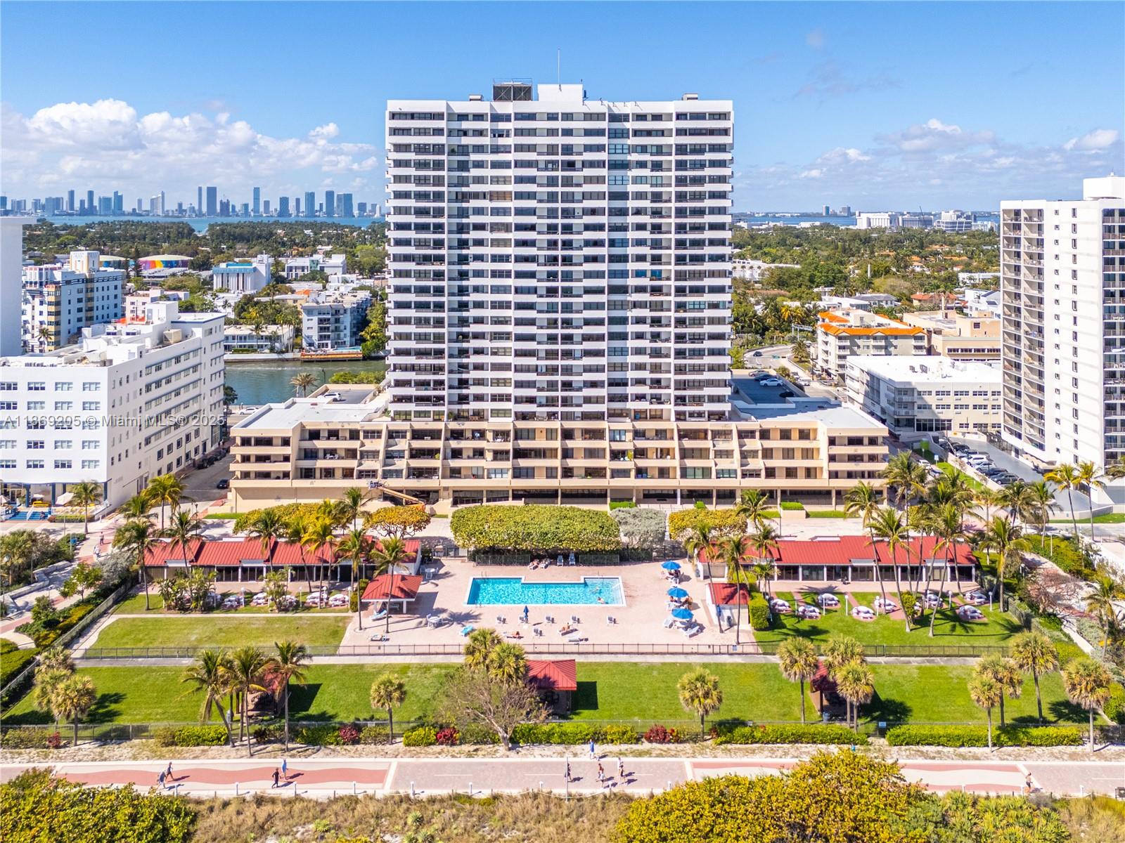 CLUB ATLANTIS CONDO - Residential