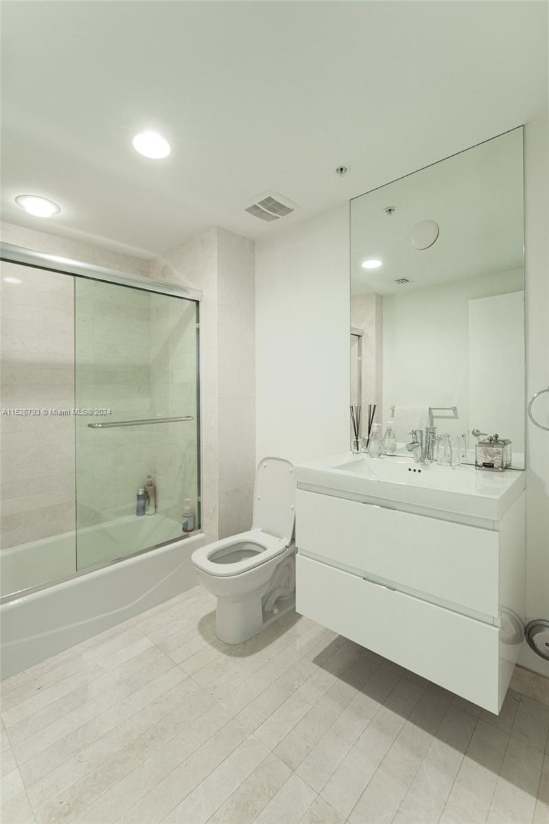 MARINA PALMS RESIDENCES N - Residential Lease