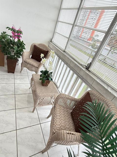 18601 NE 14th Ave 201 Miami FL 33179