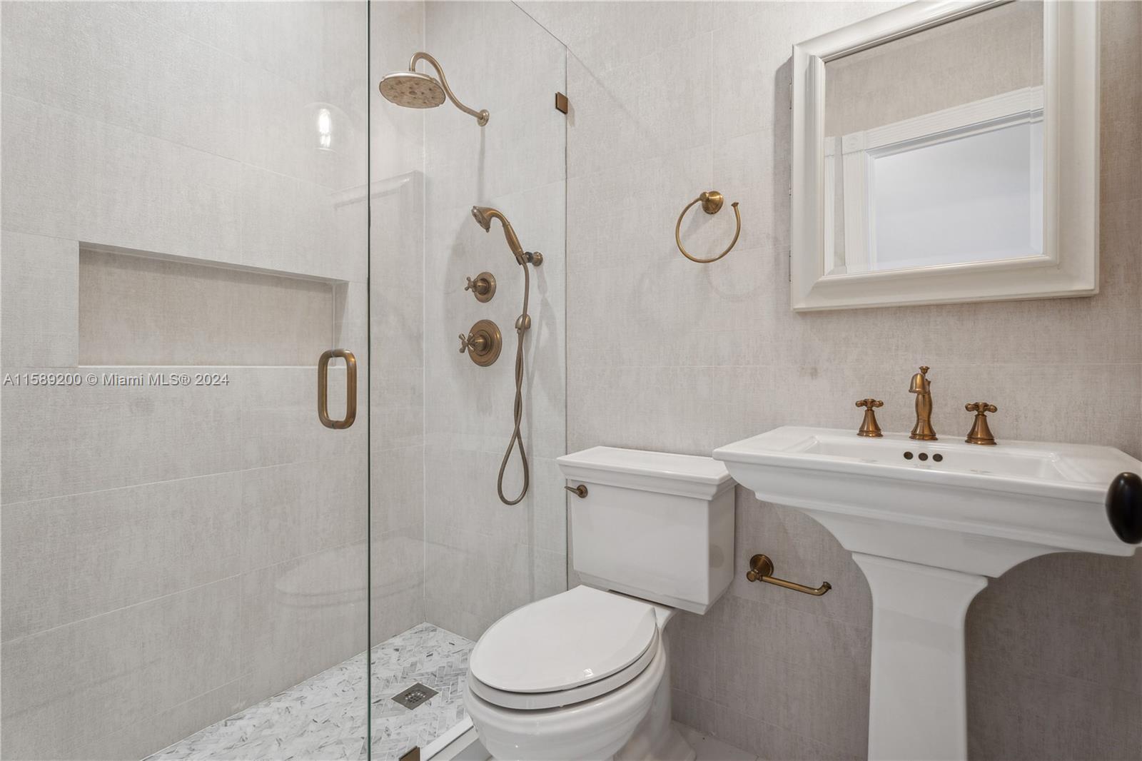 CORAL GABLES C C SEC 3 - Residential