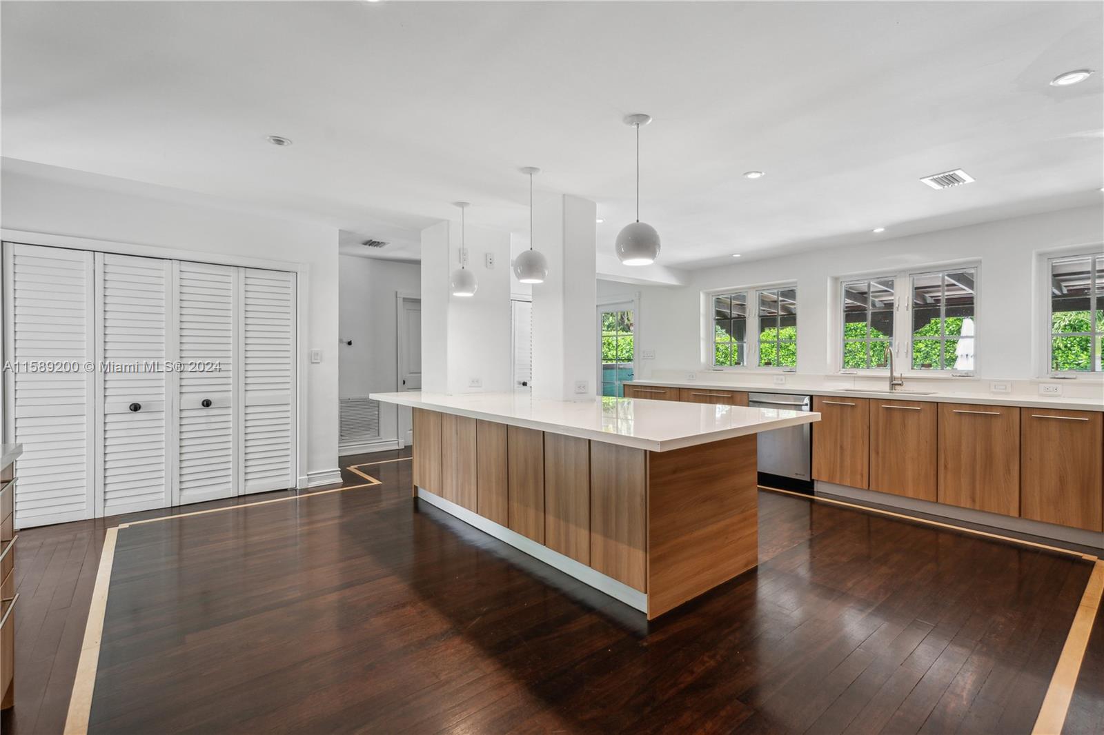 CORAL GABLES C C SEC 3 - Residential