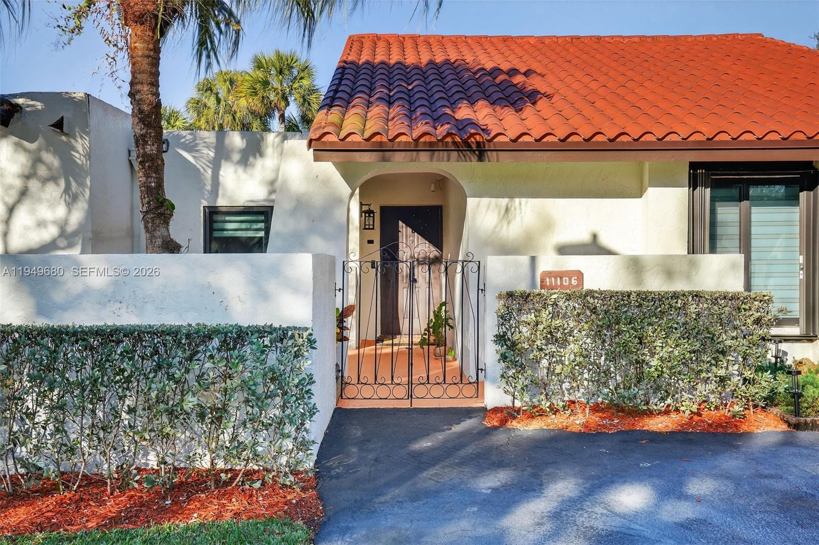 CROSSINGS TOWNHOUSES SEC - Residential