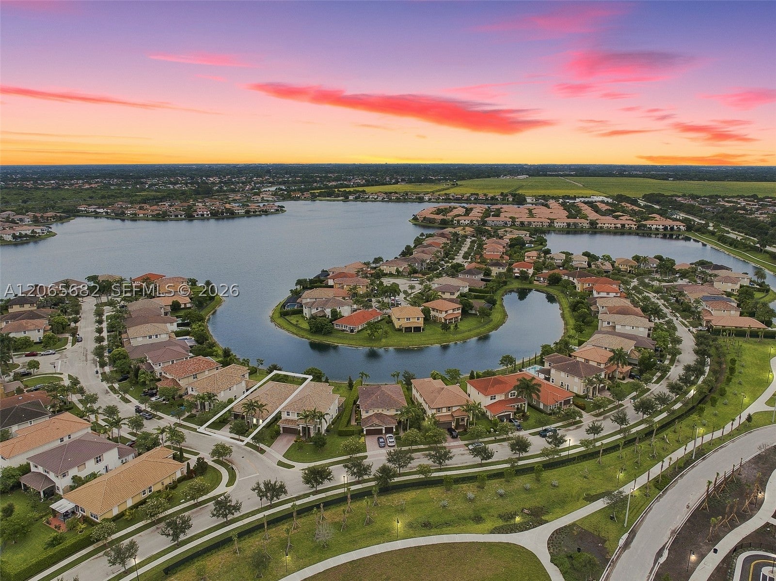 8550 Lakeside Bnd
