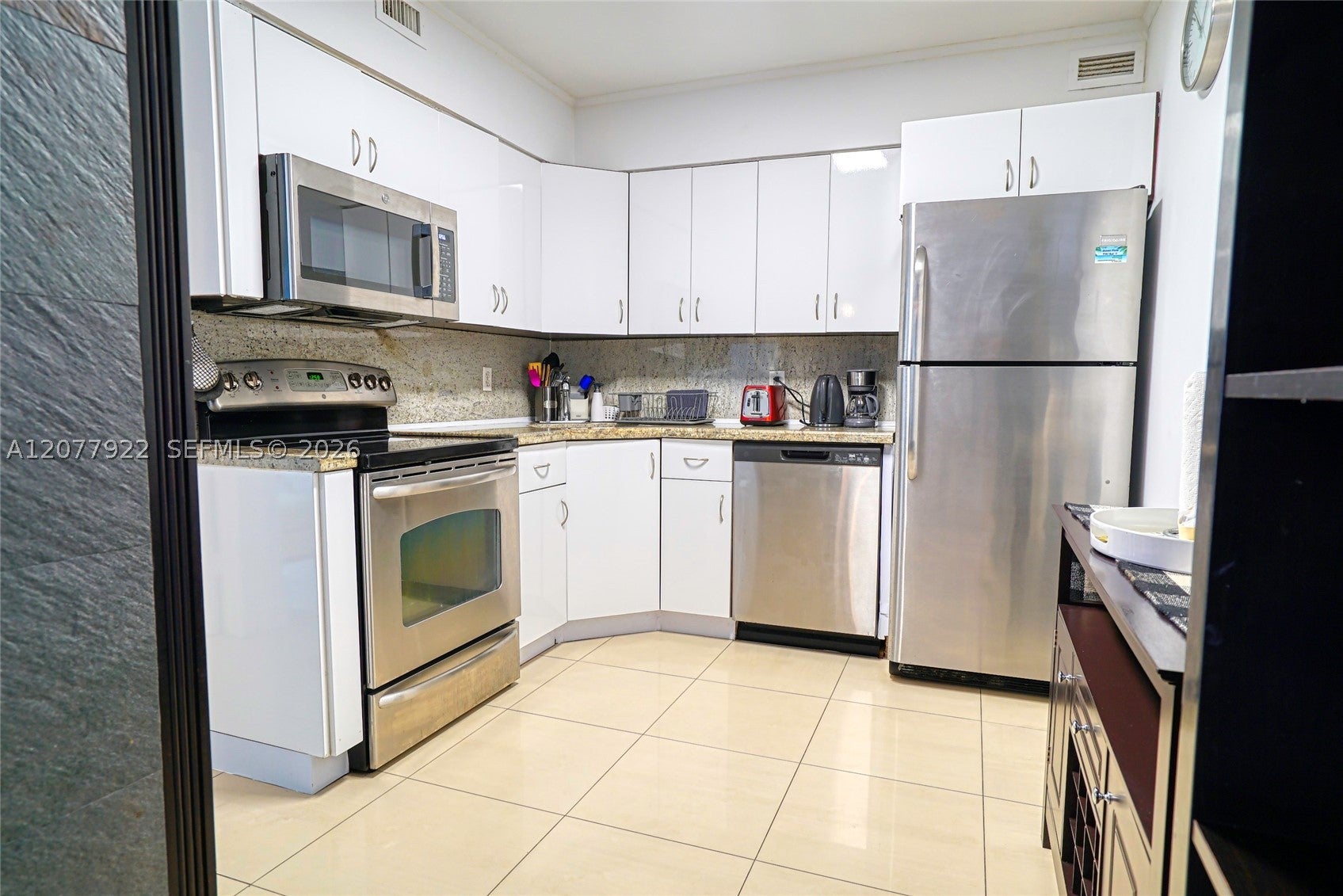5161 Collins Ave 1101