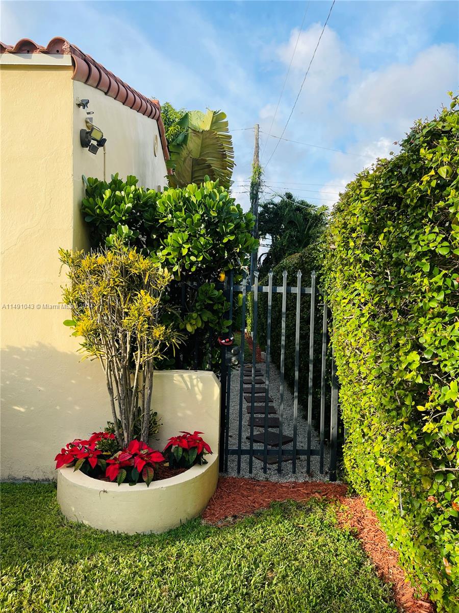 CORAL GABLES FLAGLER STRE - Residential