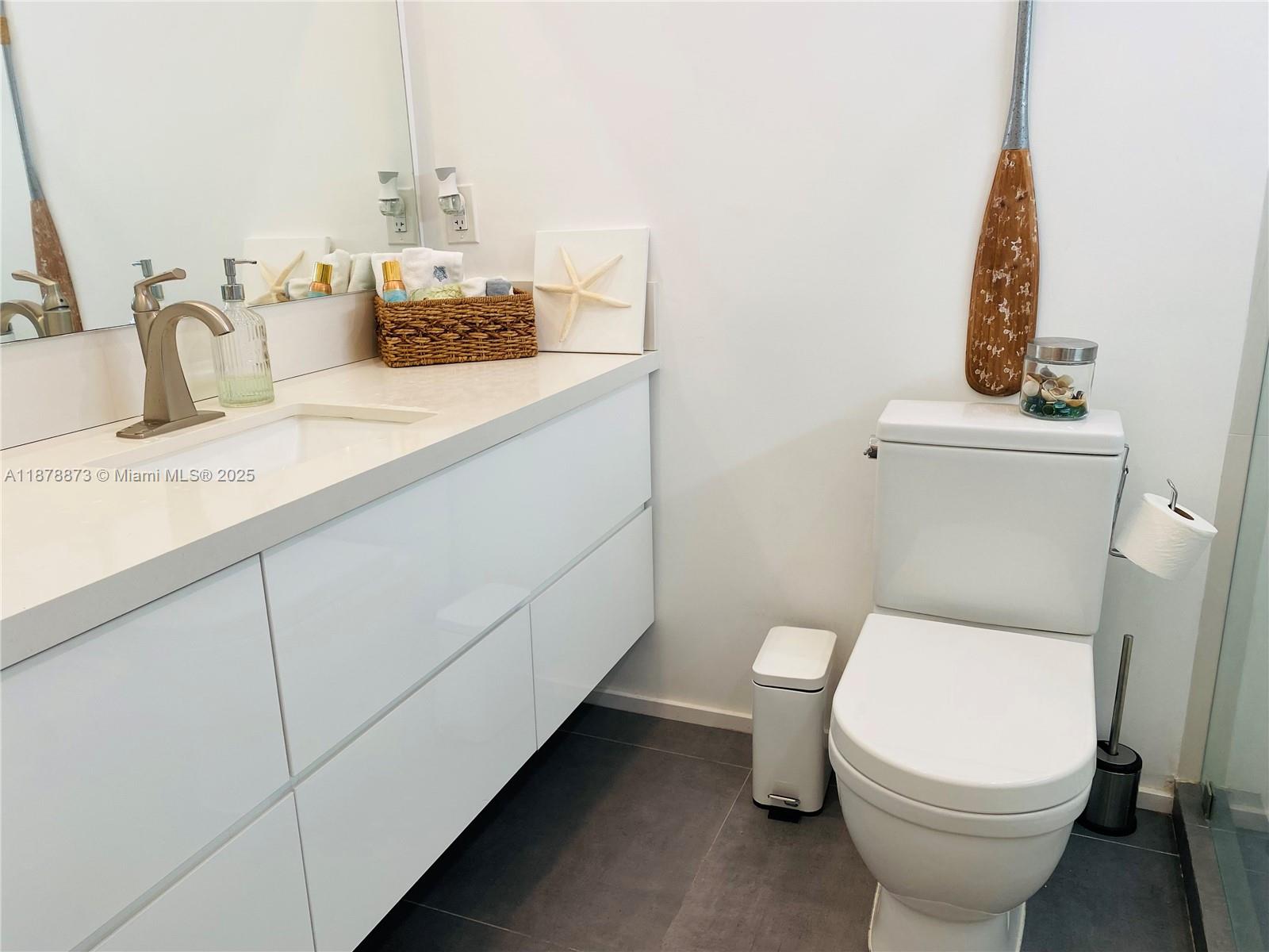 LE PHARE KEY BISCAYNE CON - Residential Lease