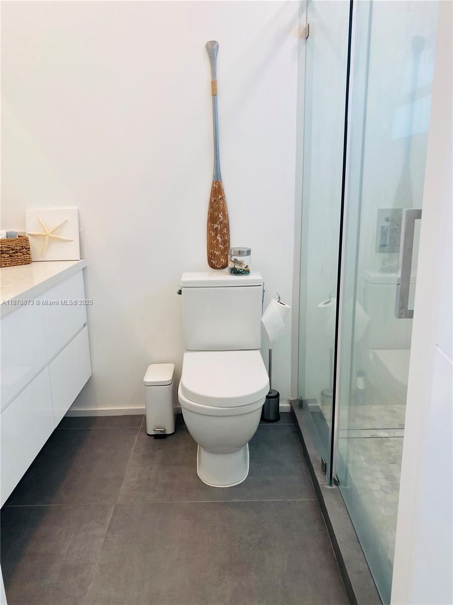 LE PHARE KEY BISCAYNE CON - Residential Lease