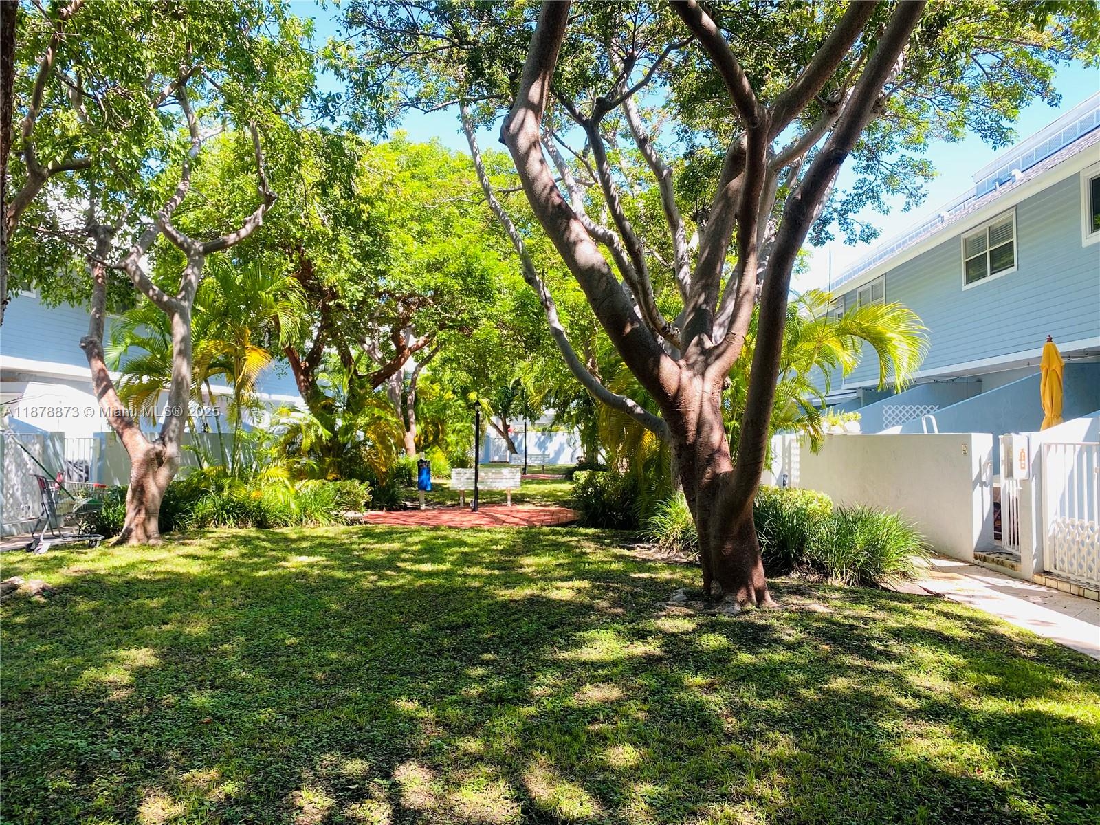 LE PHARE KEY BISCAYNE CON - Residential Lease