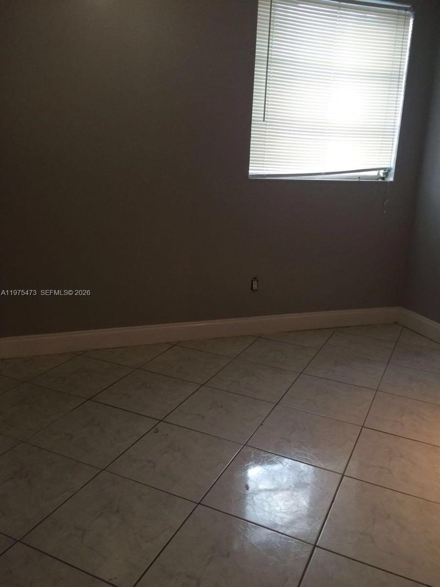 DOLPHIN CONDO - Residential