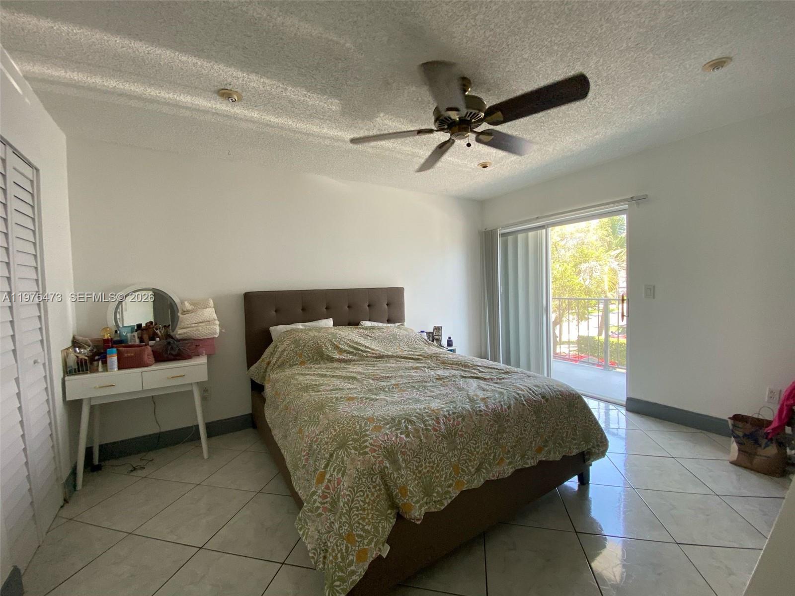 DOLPHIN CONDO - Residential