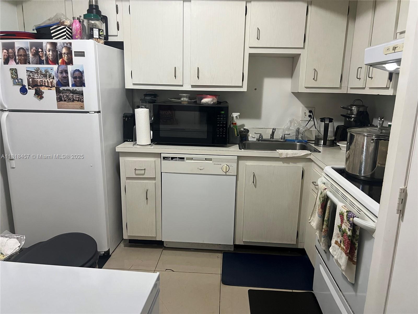 MANORS OF INVERRARY I-3 - Residential