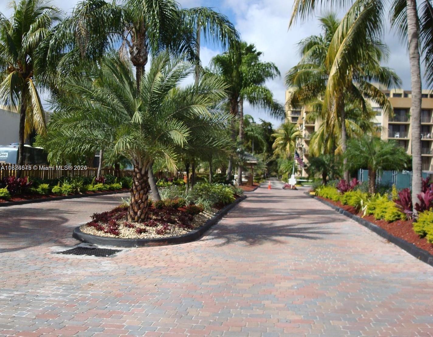 GREENWICH PH I CONDO - Residential