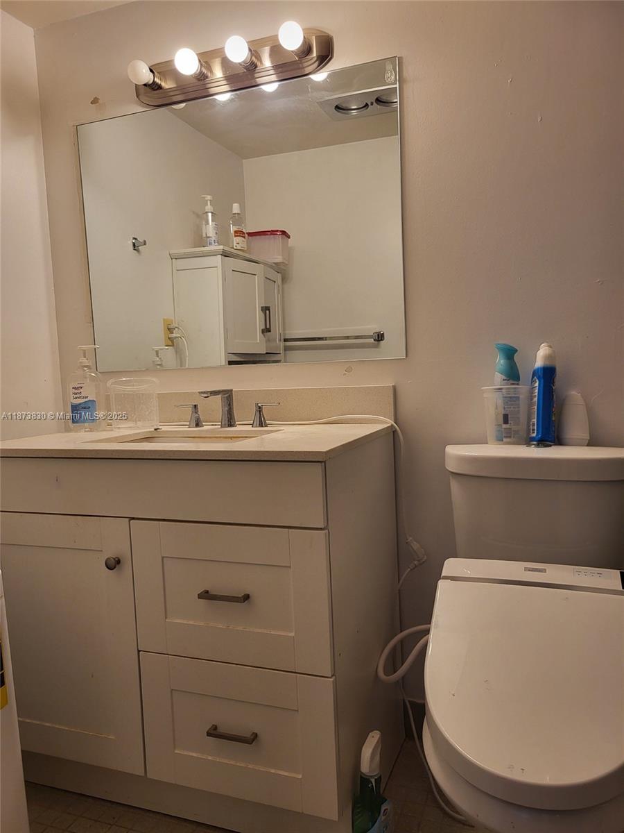 MEADOWBROOK LAKES CONDO - Residential