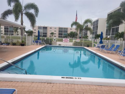 Photo of 1024 SE 4th Ave #403, Dania Beach, FL 33004 (MLS # A11873830)