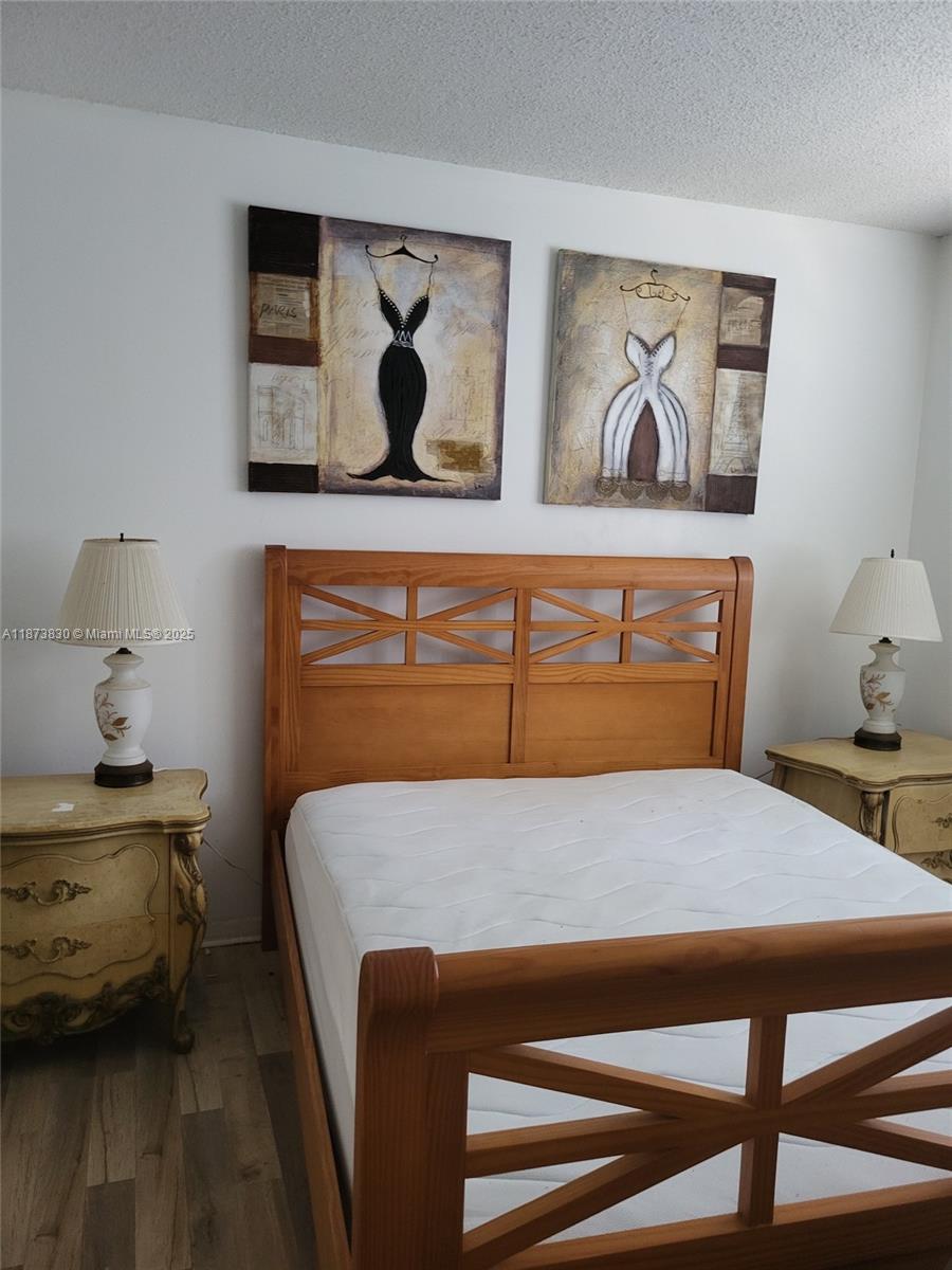 MEADOWBROOK LAKES CONDO - Residential