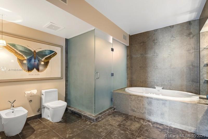 ICON CONDO - Residential