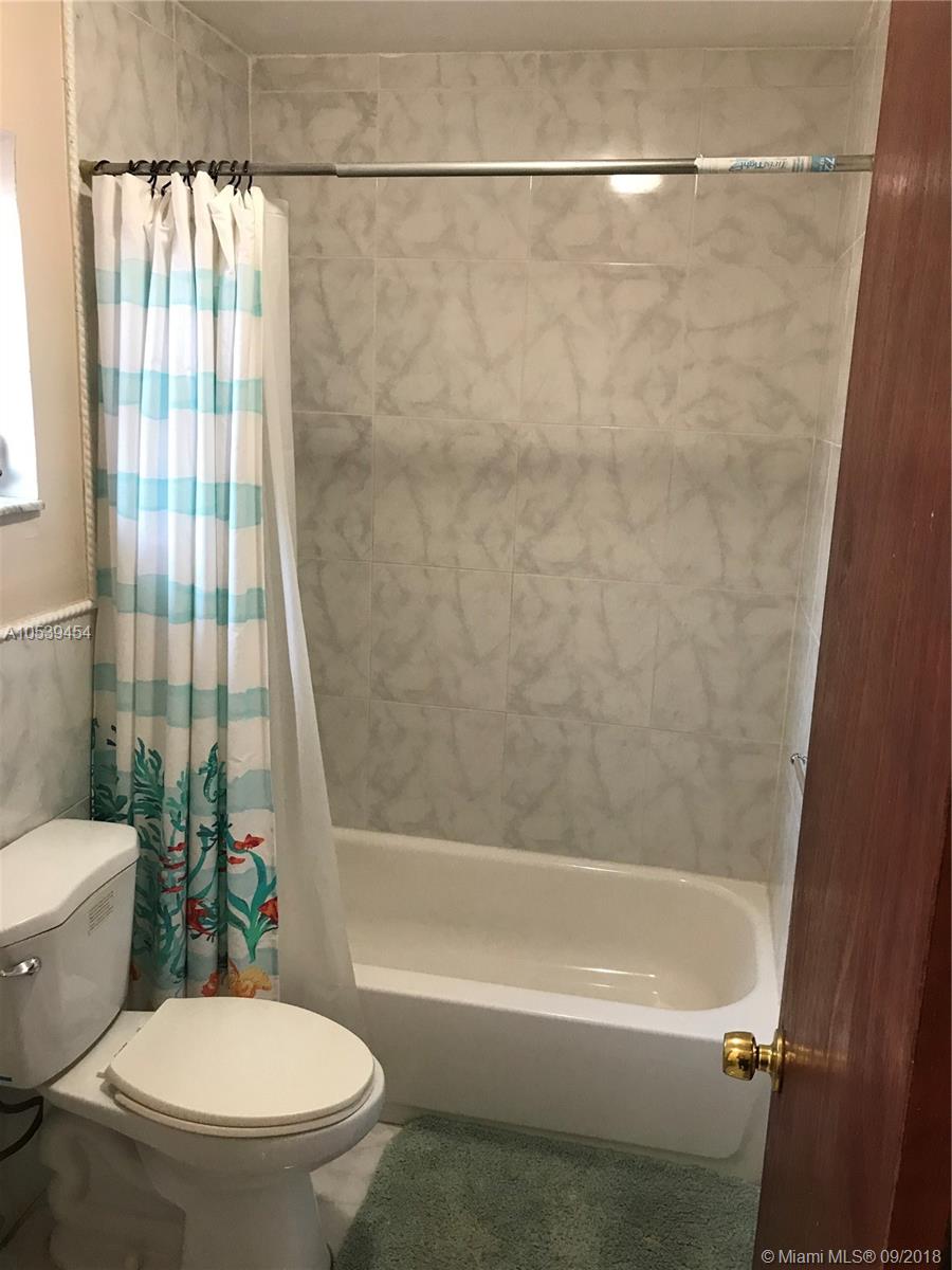 ROBLES GARDENS 5TH ADDN - Residential Lease