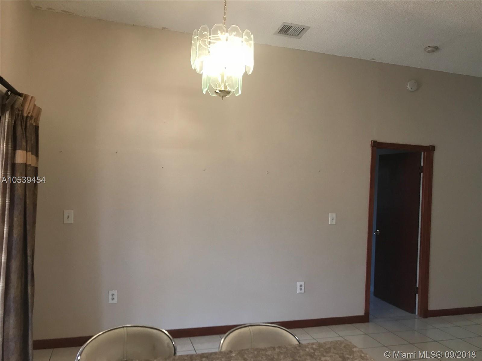 ROBLES GARDENS 5TH ADDN - Residential Lease