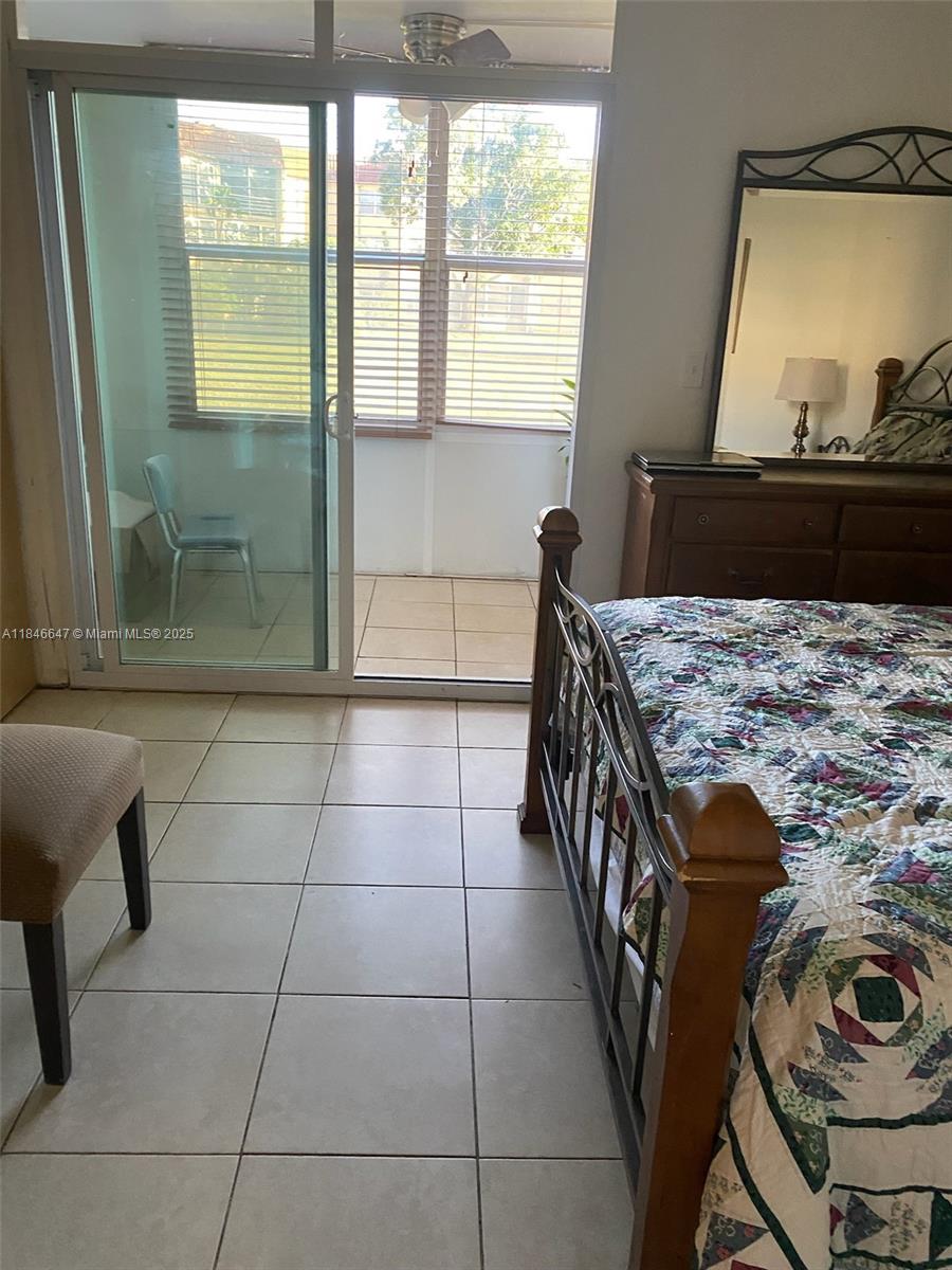 One bedroom/One Bath. Four pools in the community. 55plus community with clubhouse