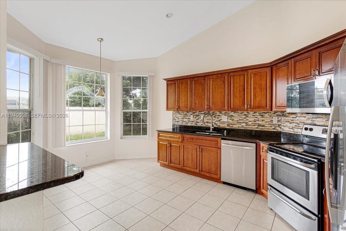 REGENCY HOMES AT SUNRISE - Residential Lease