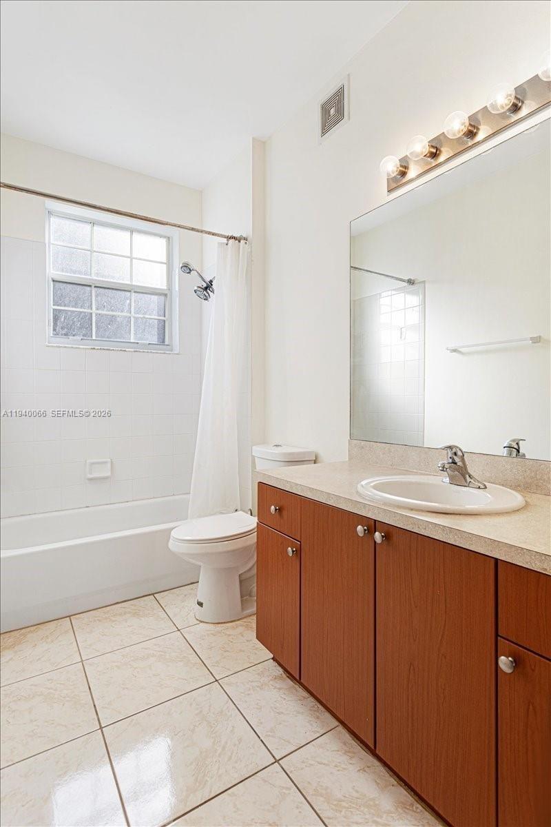 REGENCY HOMES AT SUNRISE - Residential Lease