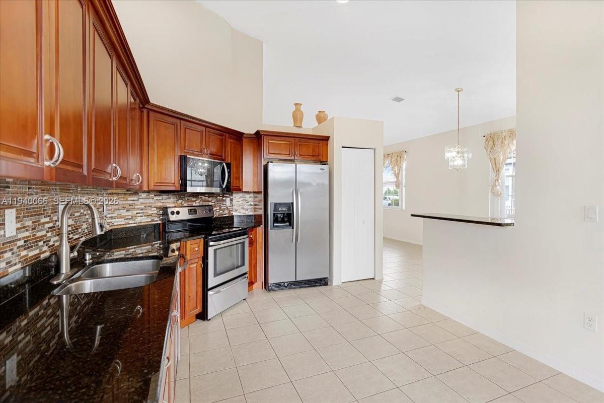 REGENCY HOMES AT SUNRISE - Residential Lease