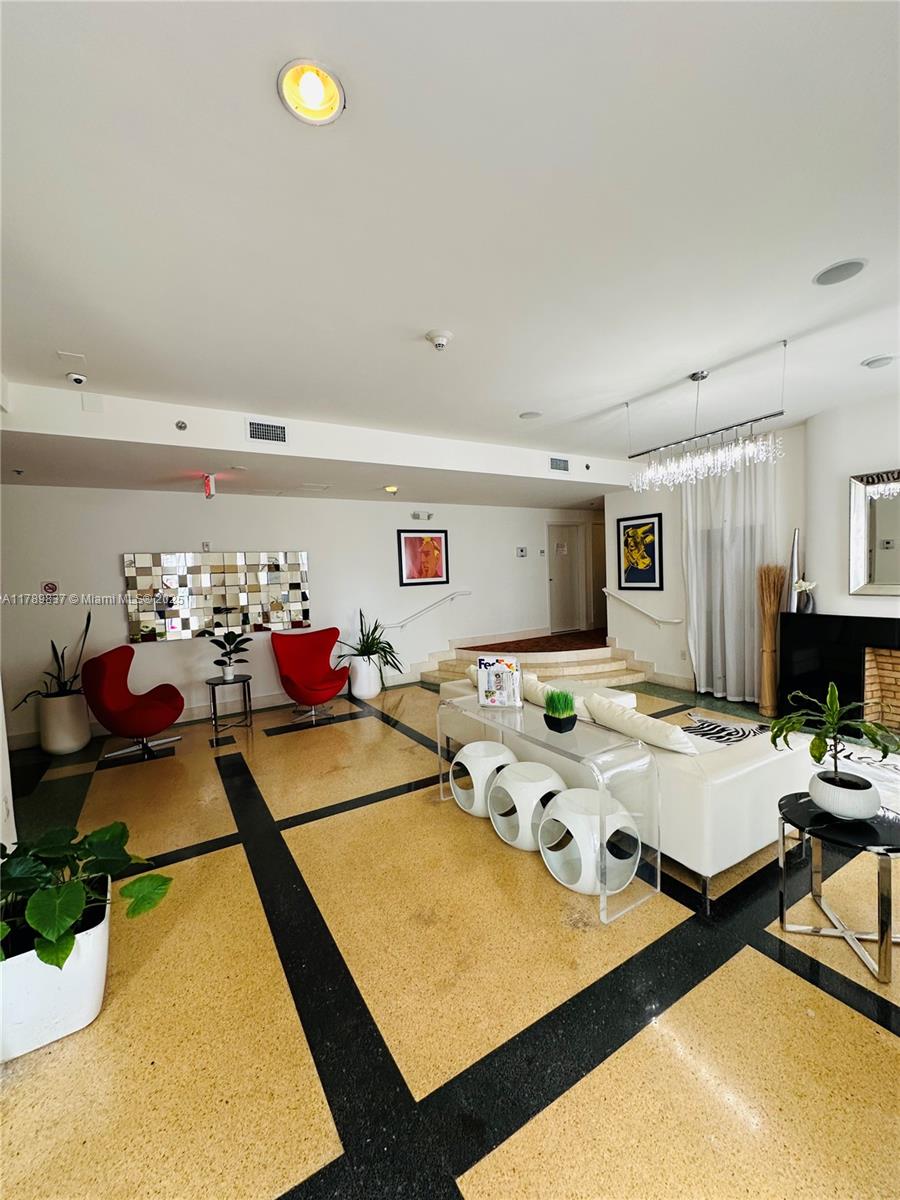 1300 PENNSYLVANIA CONDO - Residential