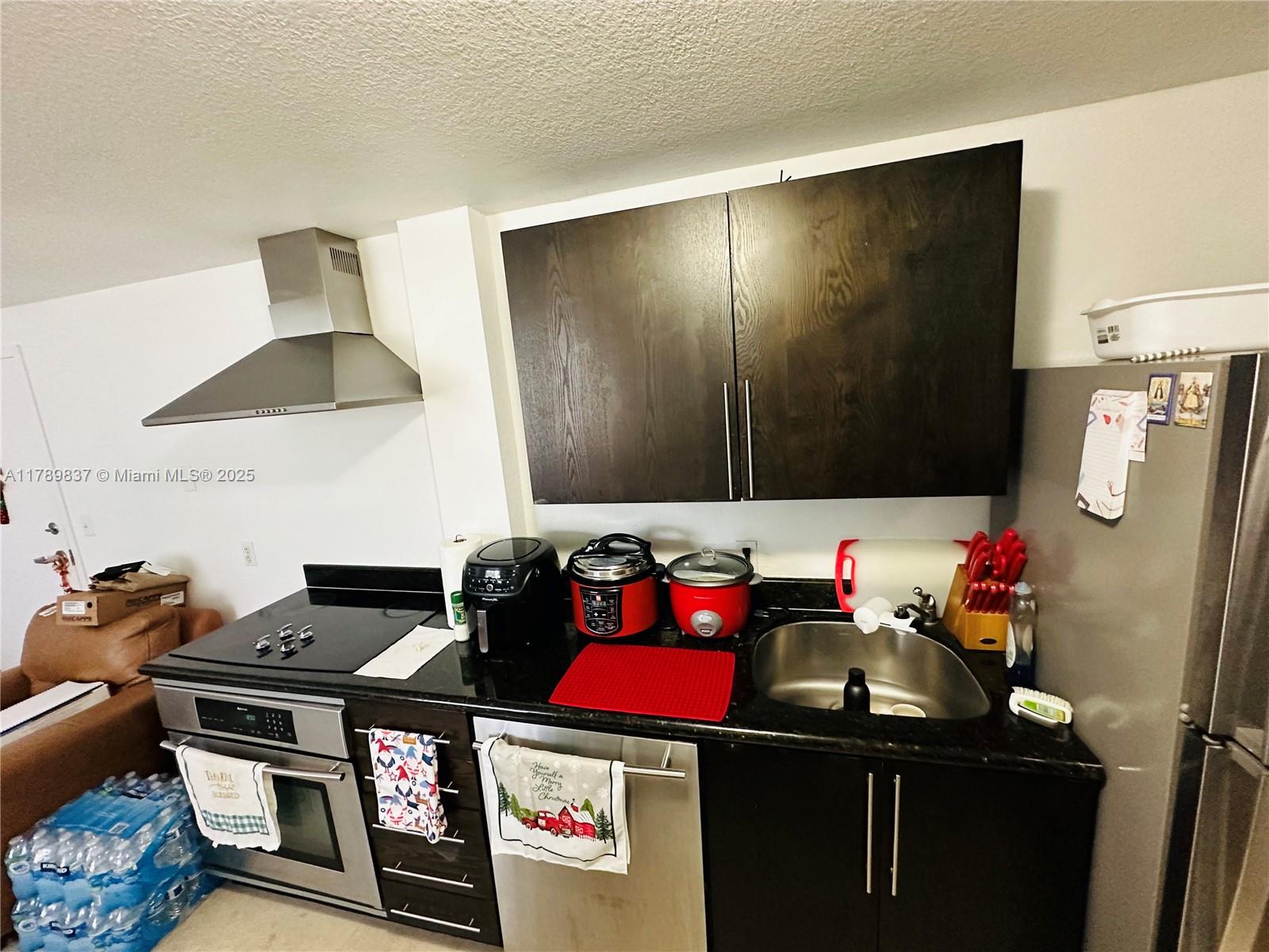 View photos, virtual tours, details... 1300 Pennsylvania Ave 109