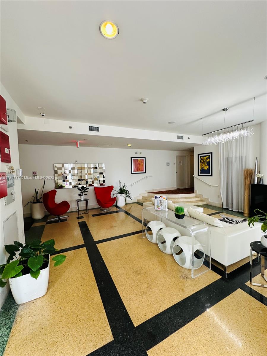 1300 PENNSYLVANIA CONDO - Residential