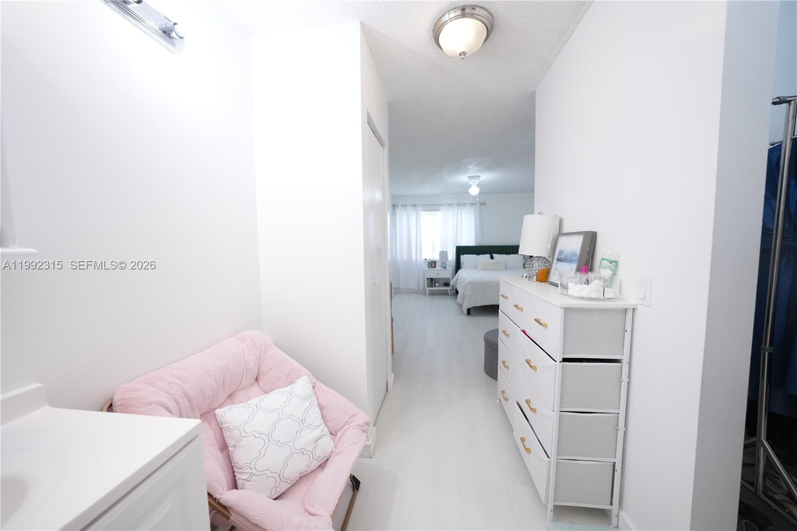 COVE CONDO PHASE I - Residential