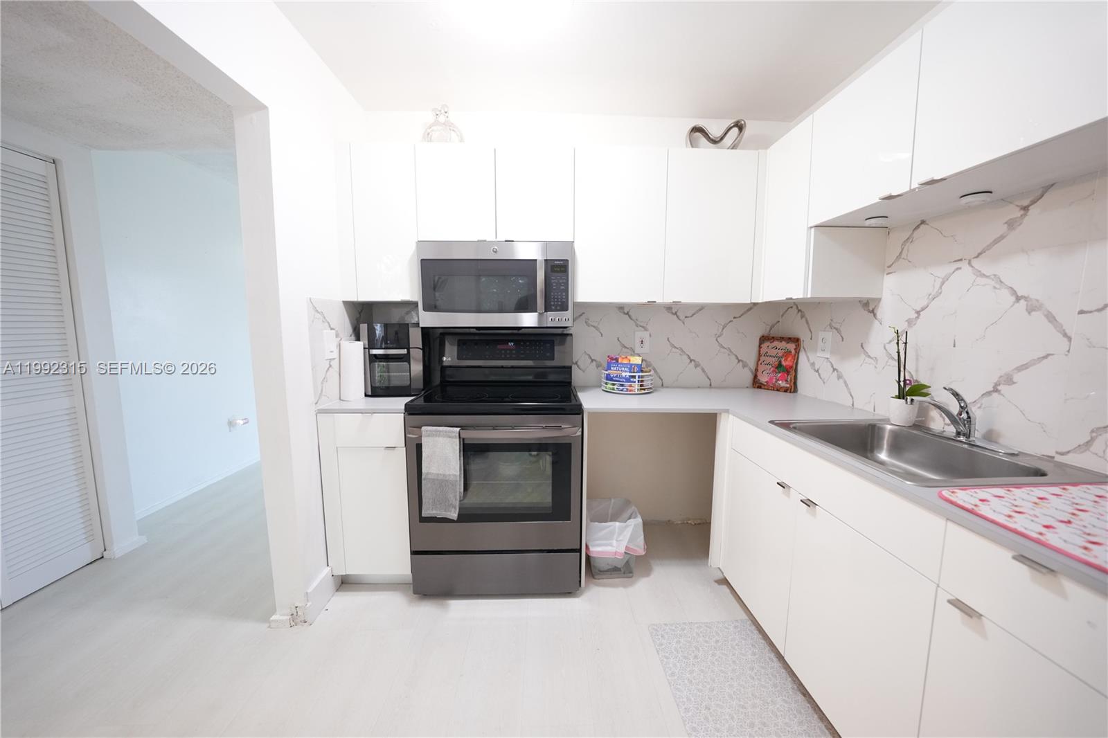 COVE CONDO PHASE I - Residential