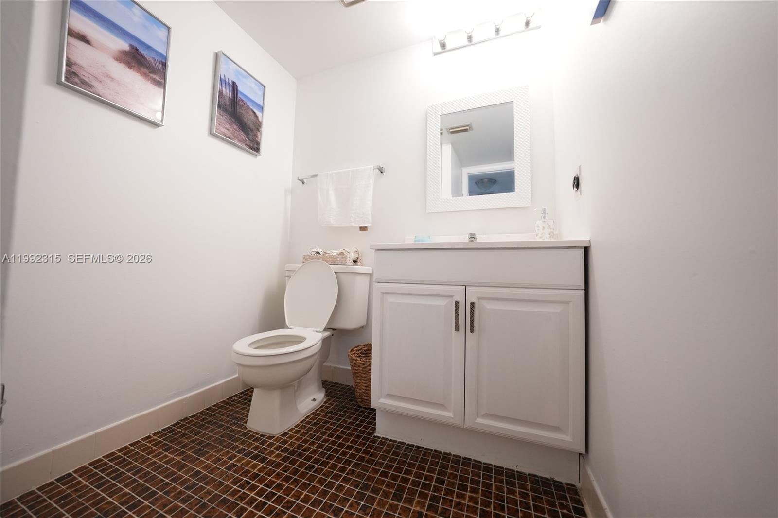 COVE CONDO PHASE I - Residential