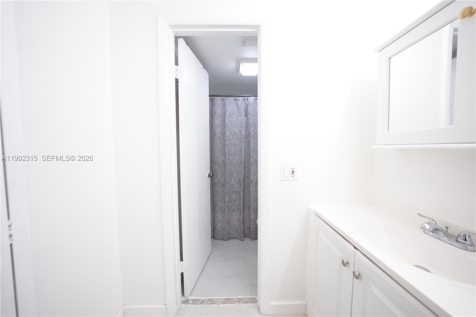 COVE CONDO PHASE I - Residential