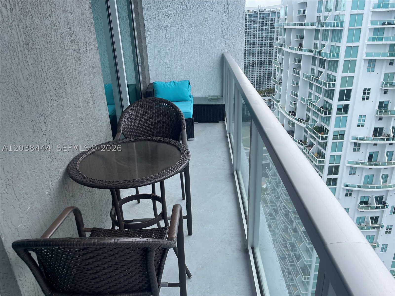 55 SE 6th St Ph4307