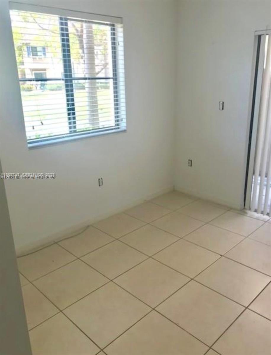 THE COURTS AT BAYSHORE I - Residential