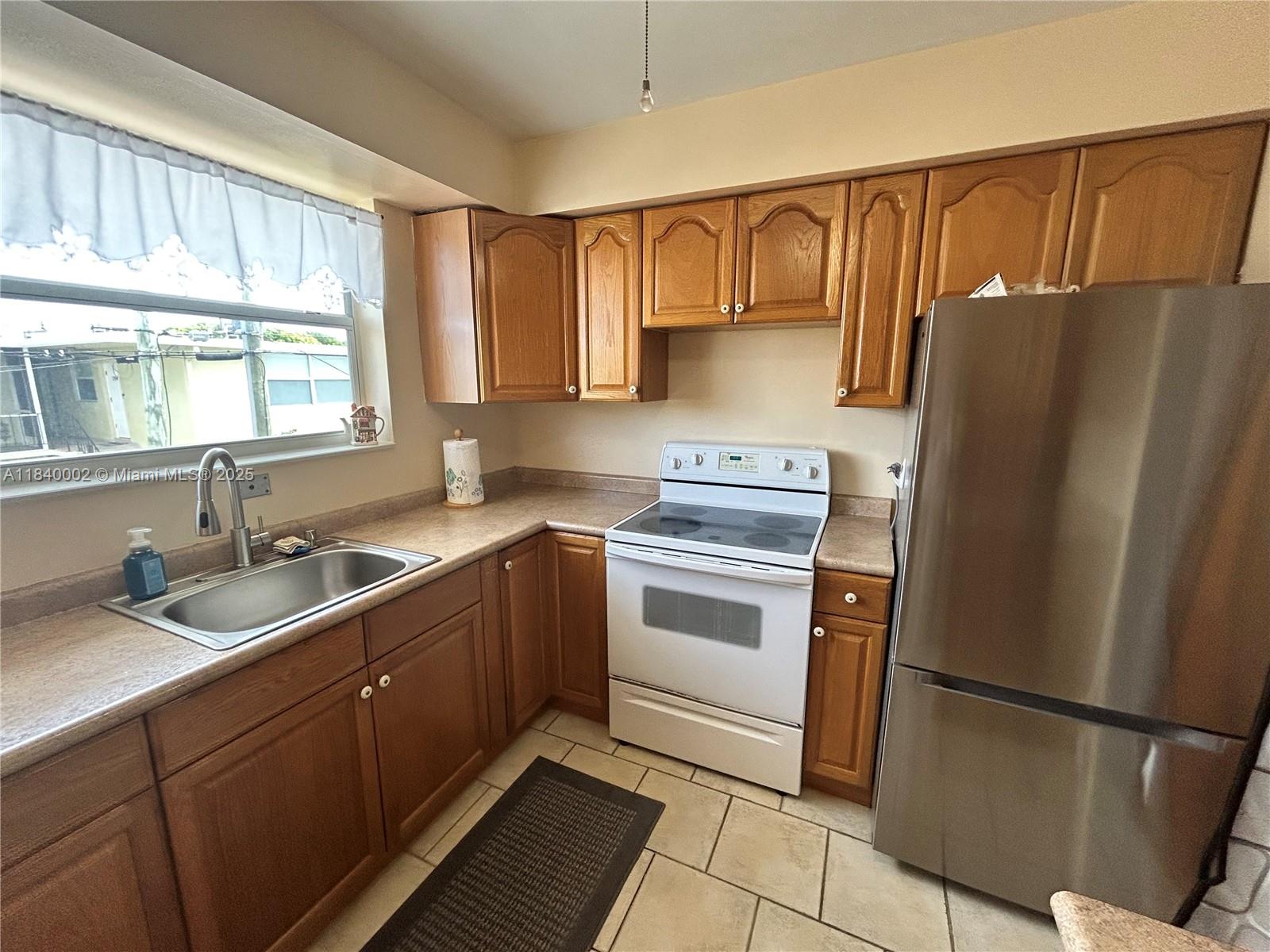 1717 Rodman St 15
