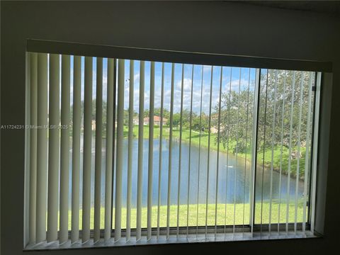 918 Twin Lakes Dr 8-M Coral Springs FL 33071