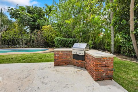 Tiny photo for 5750 SW 52nd Ter, South Miami, FL 33155 (MLS # A12006584)